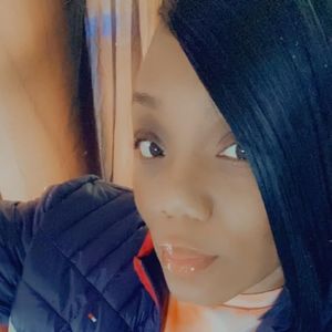 Meet your Posher, Ebony